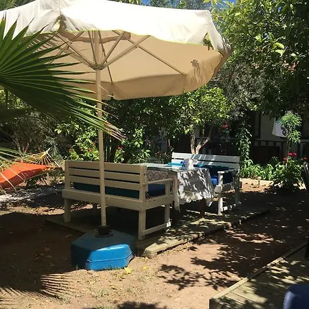 Umut & Beach Selimiye בית הארחה סלימייה