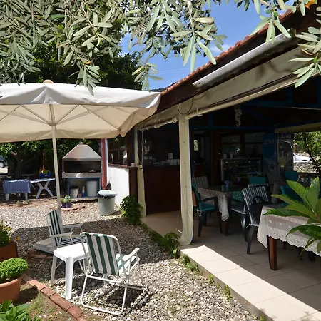 בית הארחה Umut & Beach Selimiye סלימייה